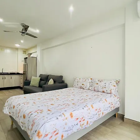 & Pool - South Costa, Appartement